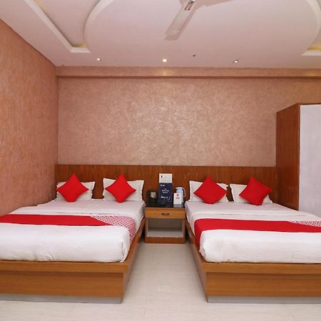 Hotel O G K Palace Bodh Gaya Extérieur photo
