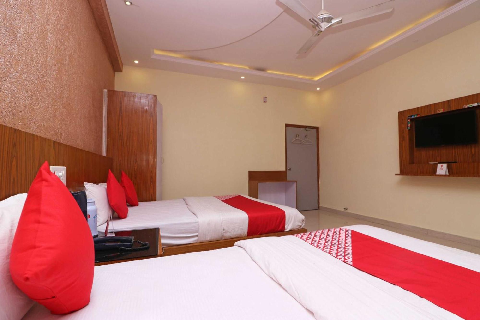 Hotel O G K Palace Bodh Gaya Extérieur photo