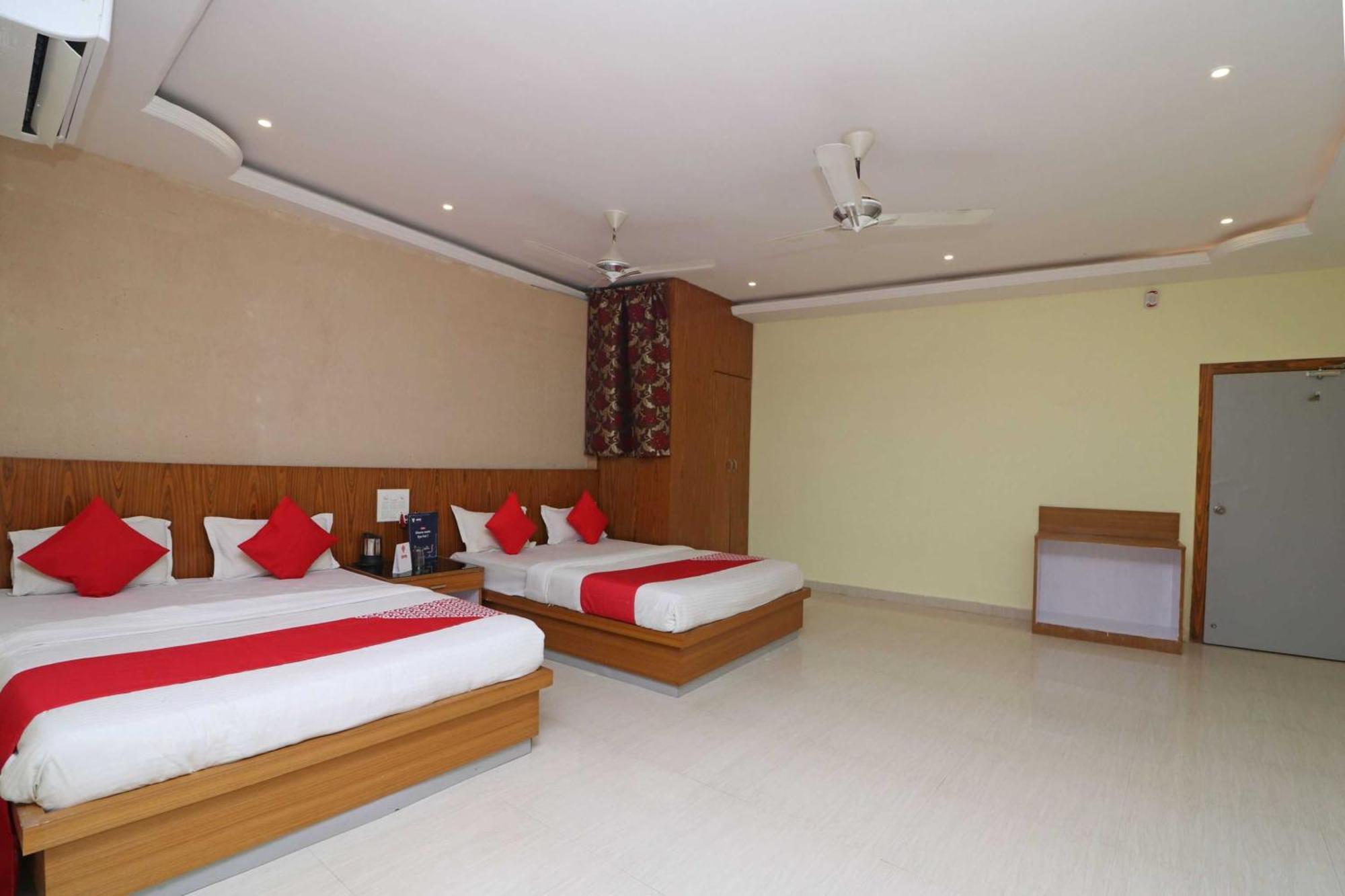 Hotel O G K Palace Bodh Gaya Extérieur photo